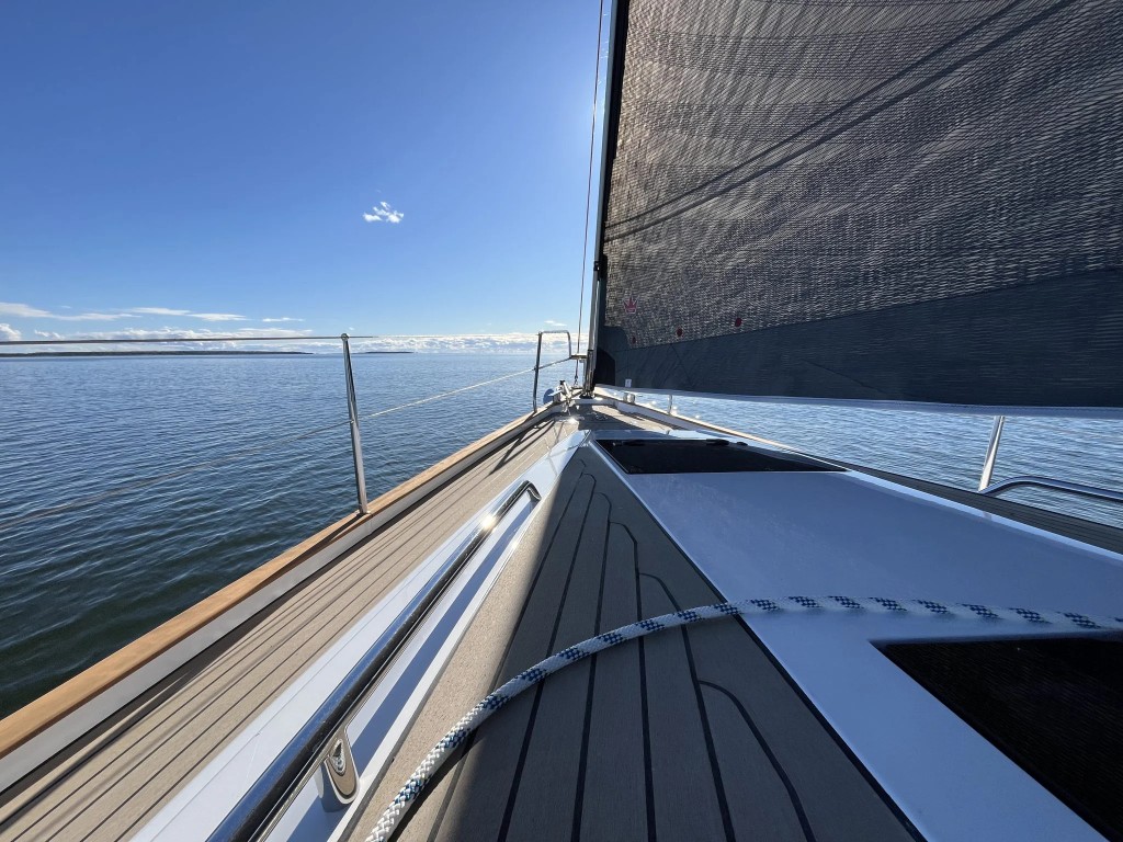 Saare 41.2 Weathered — FlexiTeek synthetic teak installation